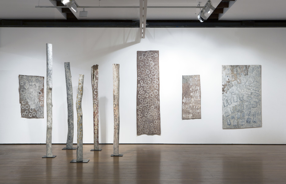 Installation view, Nyapanyapa Yunupingu, Roslyn Oxley9 Gallery (24 January – 19 February 2017)