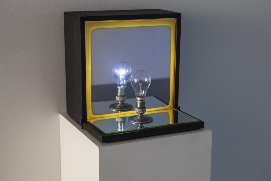 <p>    <strong>Bill Culbert</strong> <em>Bulb Box Reflection II</em>, 1975; Installation view,u00a0<em>Light Show</em>, Museum of Contemporary Art Australia, 2015; Image courtesy and u00a9 the artist; Photograph: Alex Davies<!--EndFragment--><br/><br/></p>