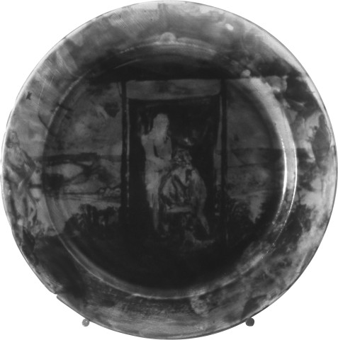 Geoff Lowe Plate, 1987-88; photographic emulsion on ceramic plate; 29 cm diameter; enquire