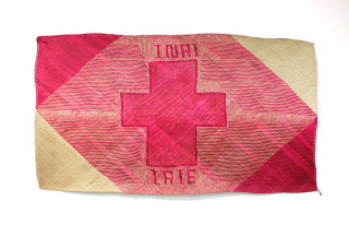 Newell Harry untitled (Inri / Irie), 2009; from the series gift mat; Pandanus, dye; enquire