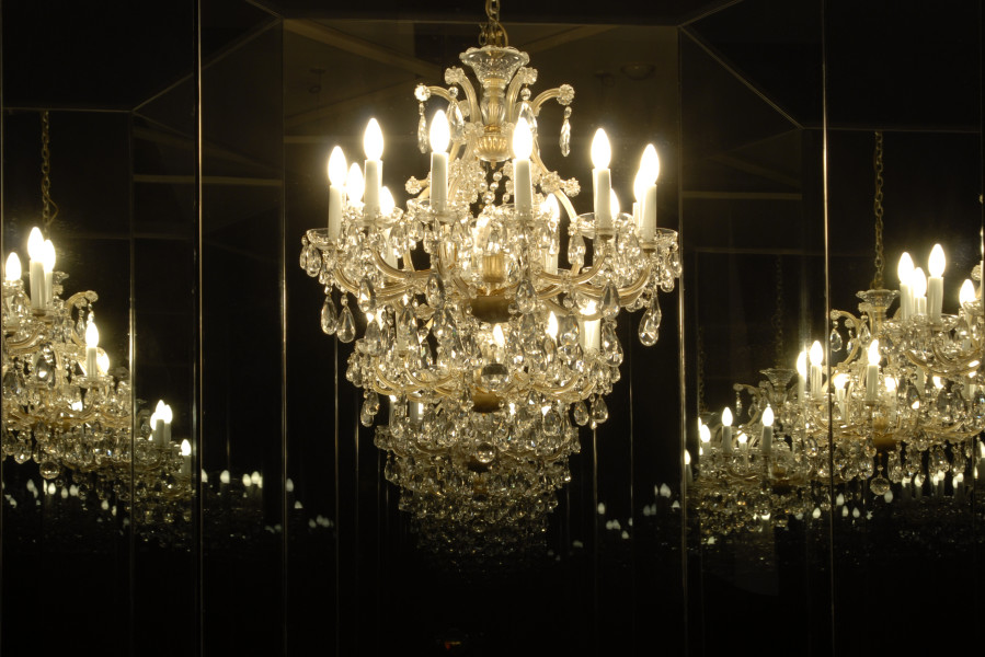 Yayoi Kusama Chandelier with Pain, 2002; mirror, chandelier, motor, strobe; 288 × 166 × 166cm