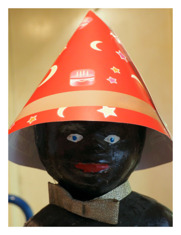 Destiny Deacon The cake man, 2014; Hahnemuhle photo rag; 43 x 33 cm; Edition of 5 + 2 APs; enquire