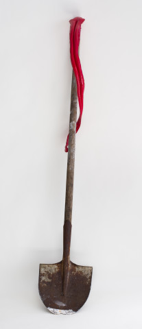 Caroline Rothwell Spade, 2018; Wood, steel, canvas, hydrostone, paint, epoxy glass; 152 x 38 x 24 cm; Enquire