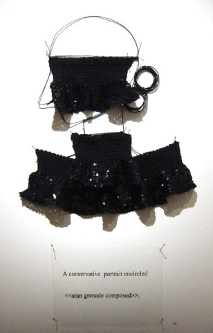 Jacqueline Fraser A conservative portrait encircled >, 2003; from the series AN ELEGANT PORTRAIT REFINED IN ELEVEN STUDIOUS PARTS >; wire, sequin knit braid from Chelsea, N.Y.; 85 x 35 cm; enquire