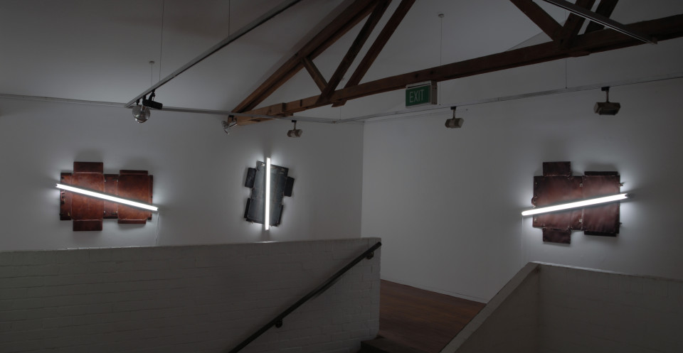 Exhibition view, Bill Culbert, Flat Light, Roslyn Oxley9 Gallery (21 May — 20 June 2009)