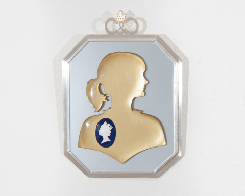 Octavia Cook Mutual Appreciation Brooch: OC wearing QEII, 2007; acrylic, stg silver, 18ct gold; enquire