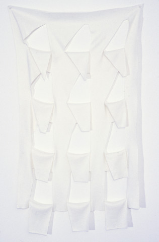 Robert Jacks Hanging Grid '45 to 90', 1969; cut felt (white); 135 x 90 cm; enquire