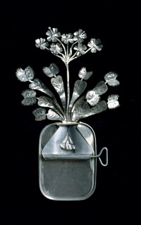 Fiona Hall Dionaea mascipula / Venus fly-trap, 1989-90; from the series Paradisus Terrestris; aluminium & tin; 25 x 12 x 3 cm; enquire