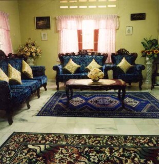 Simryn Gill Dalam # 6, 2001; type C photograph; 23.5 x 23.5 cm; Edition of 5; enquire